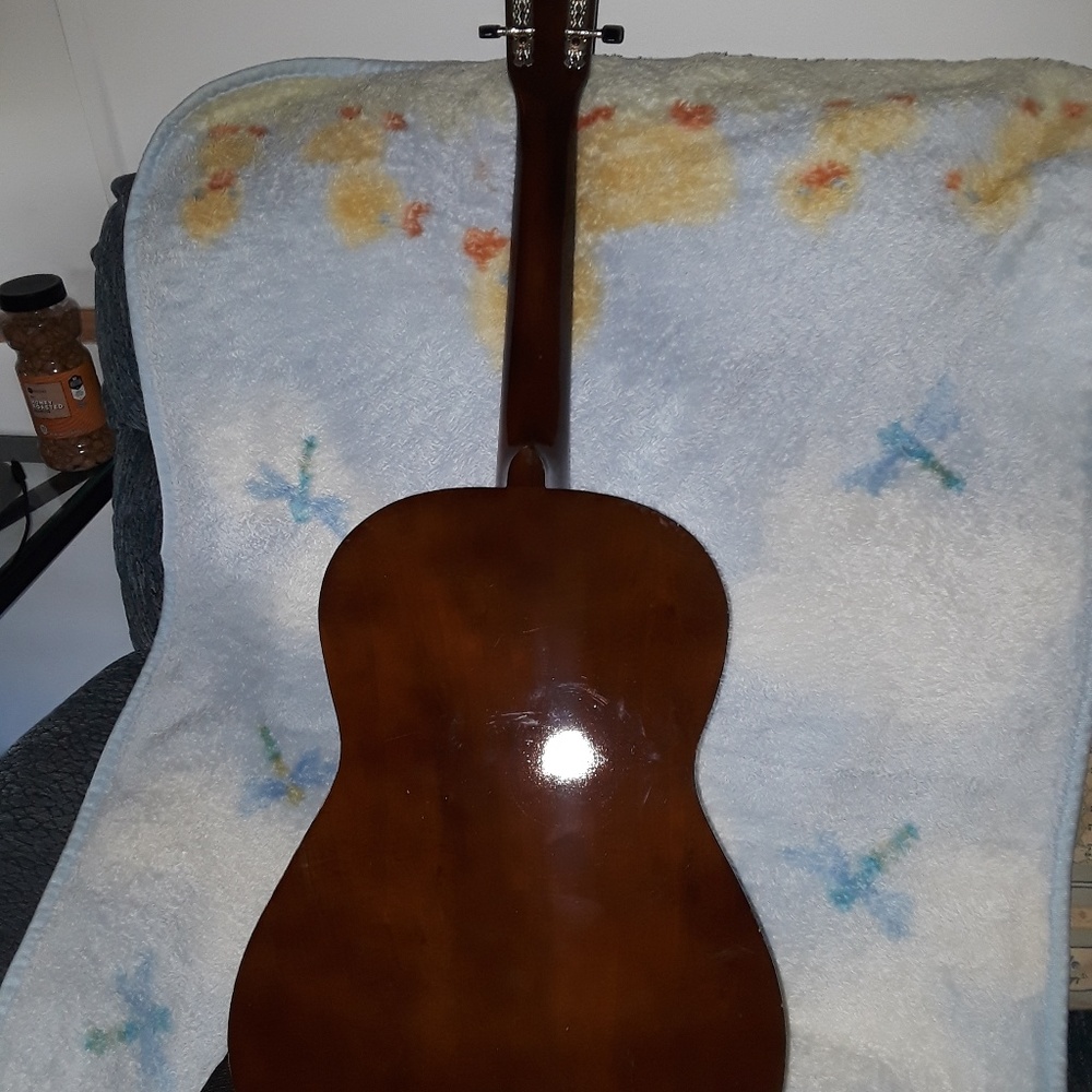 Guitar - Picture 4 of 5